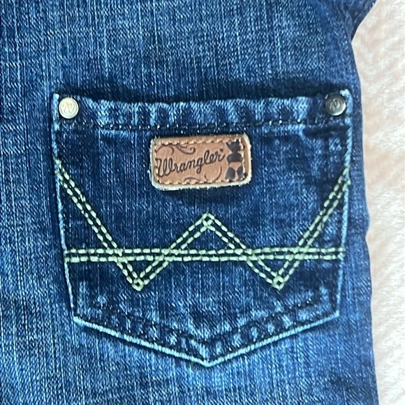 Adorable Wrangler Dark Blue Denim Overalls Baby 24 months Green Checked interior - Picture 9 of 9